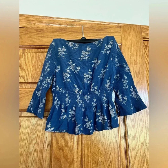 American Eagle - Cropped Floral Flowy Blouse - Picture 3 of 3
